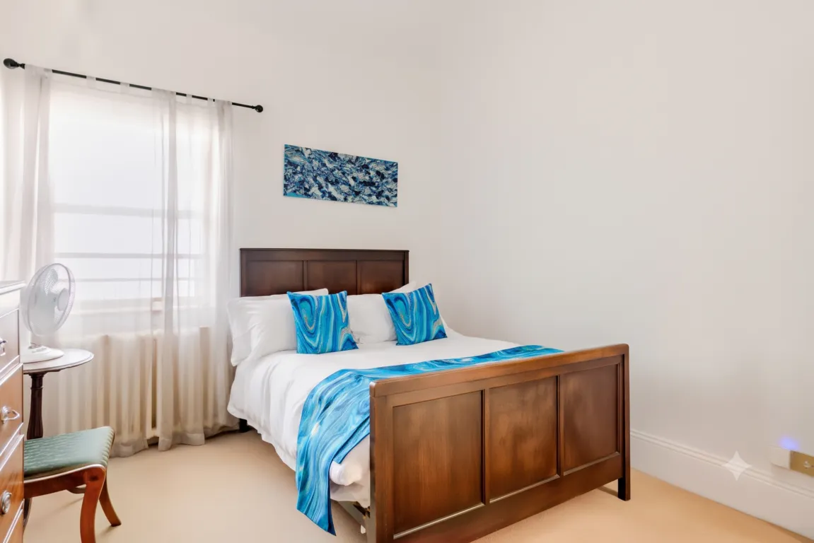 2 bed flat for sale